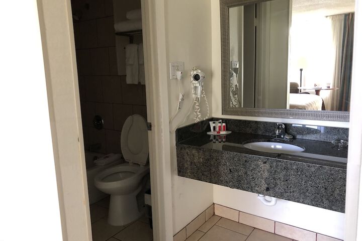 Room 25 of 52