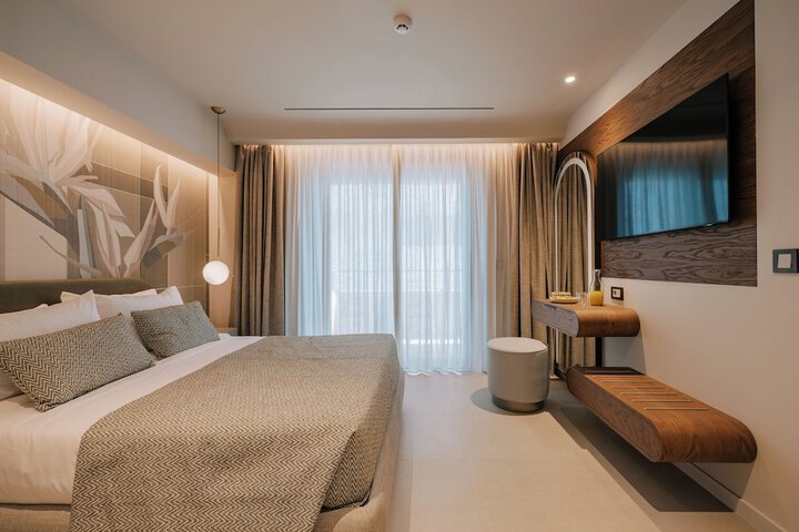 Room 9 of 26