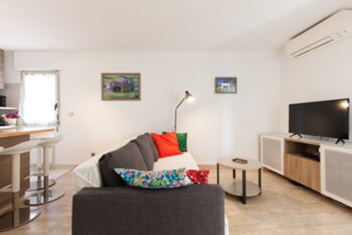 Room 12 of 20