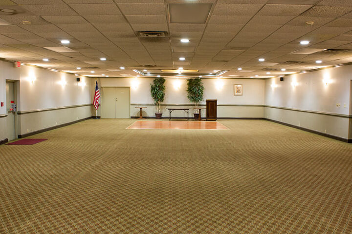 Ballroom/Hall 13 of 28