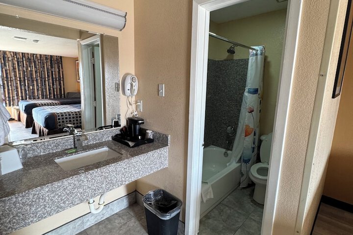 Room 42 of 58