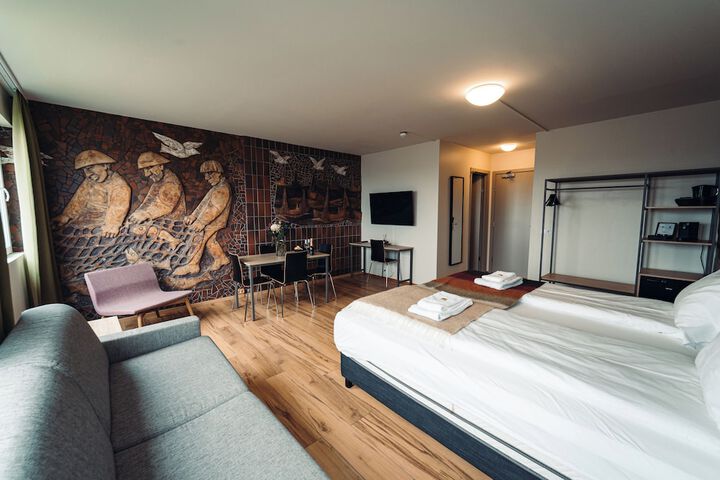Room 45 of 123