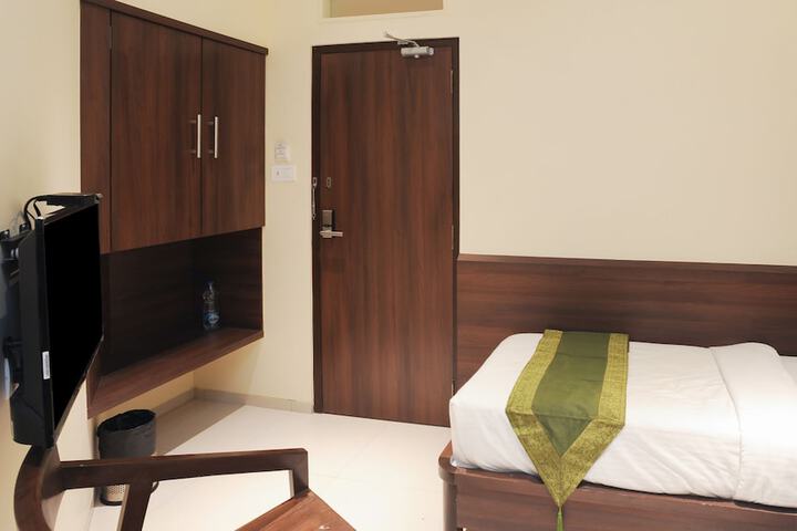 Room 7 of 26