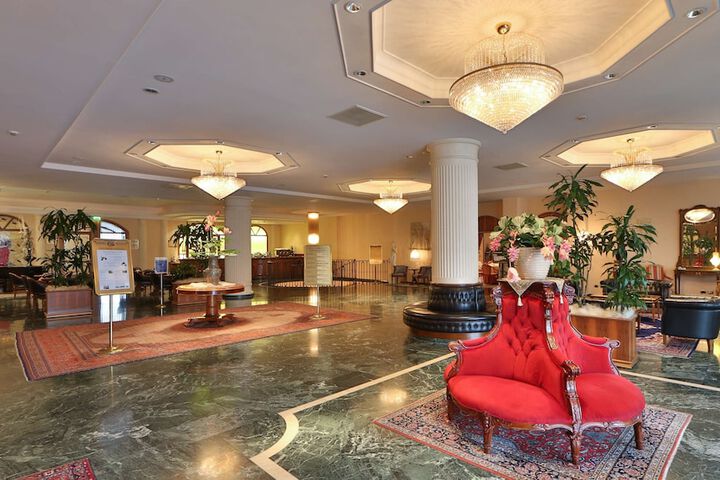 Guest Lobby