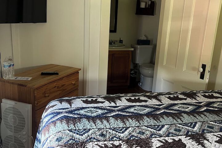 Room 13 of 103