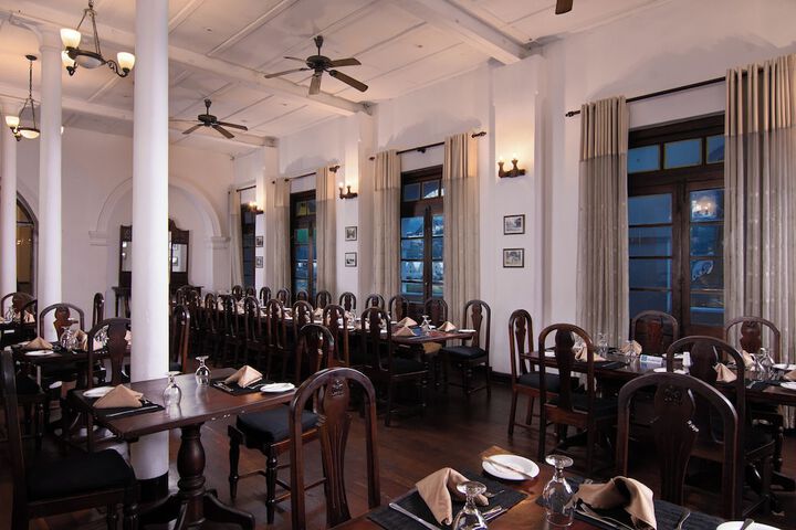 Dining 51 of 65