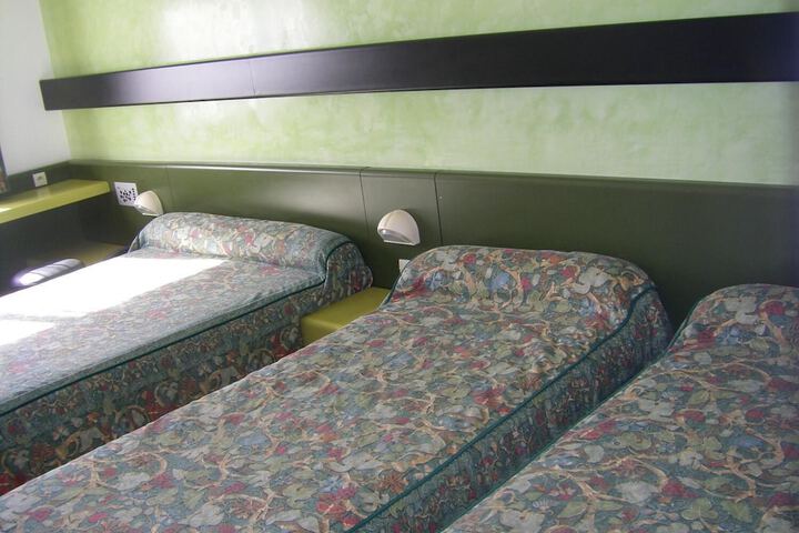 Room 20 of 34