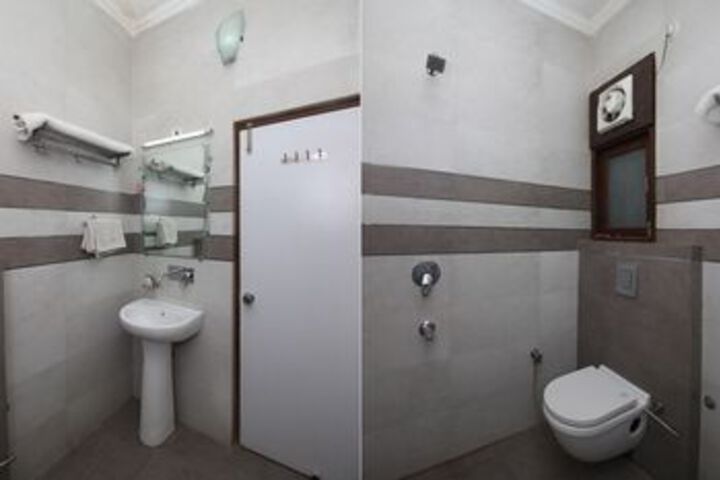 Room 2 of 22