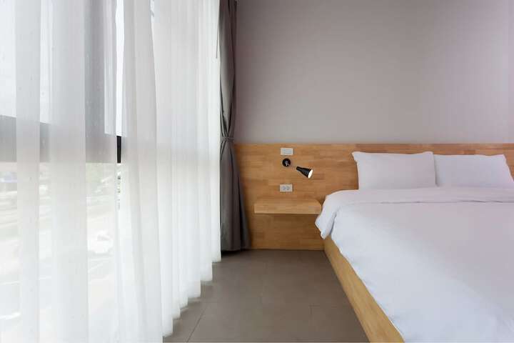 Room 12 of 28
