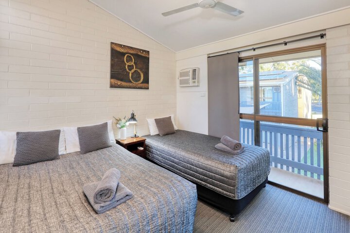 Room 10 of 72