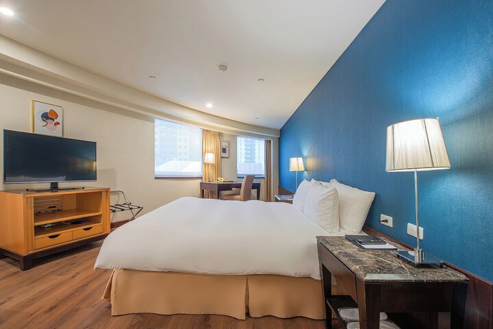 Room 42 of 137