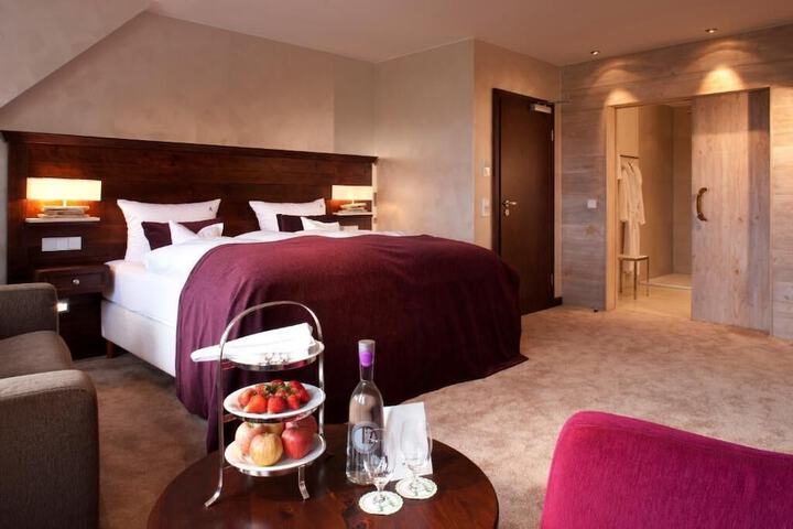 Room 10 of 70