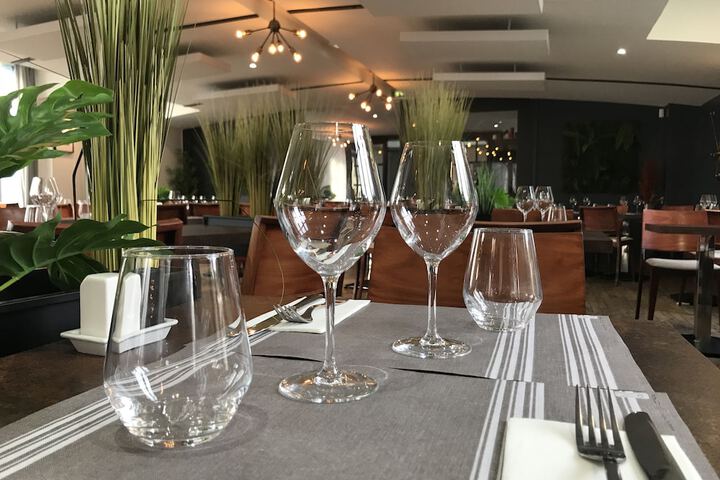Dining 17 of 20