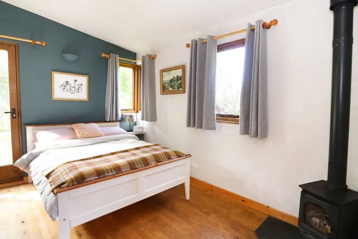 Room 5 of 13