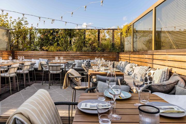 Sundeck 77 of 86