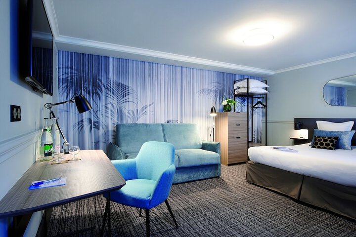 Room 17 of 32