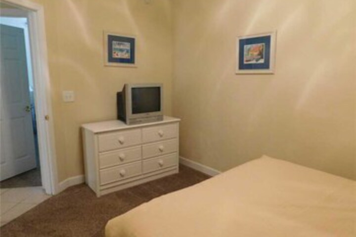 Room 16 of 34