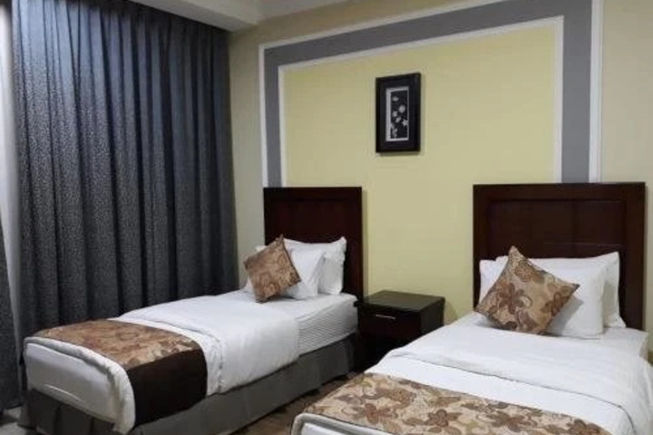Room 5 of 22