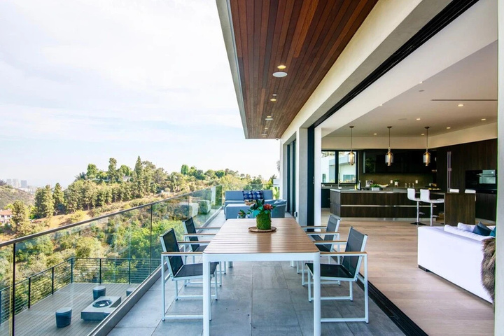 Terrace/Patio 8 of 25