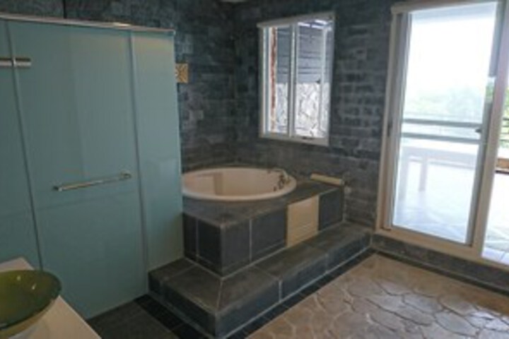 Room 9 of 44
