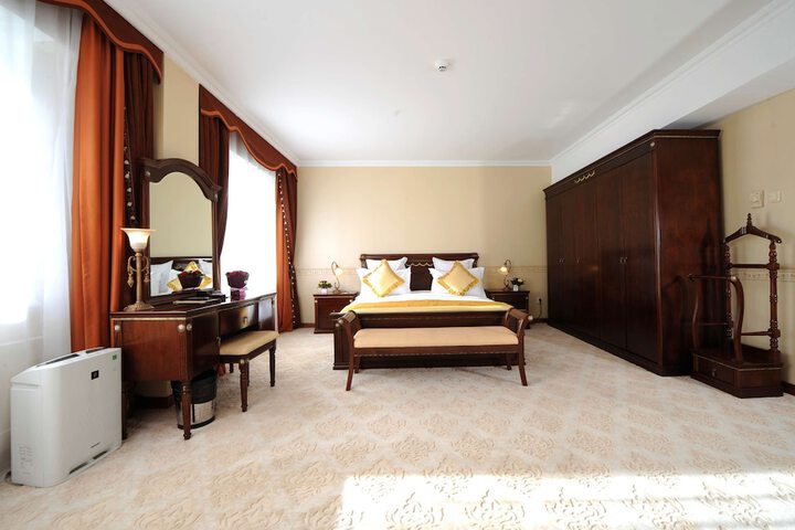 Room 25 of 326