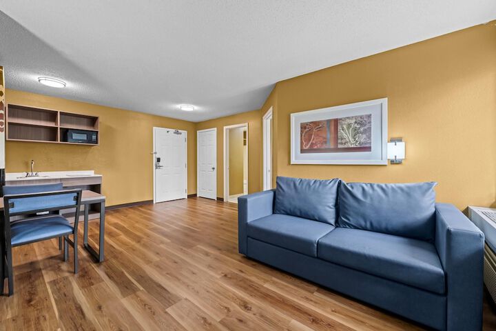 Room 11 of 36