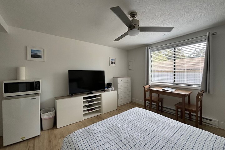 Room 18 of 155