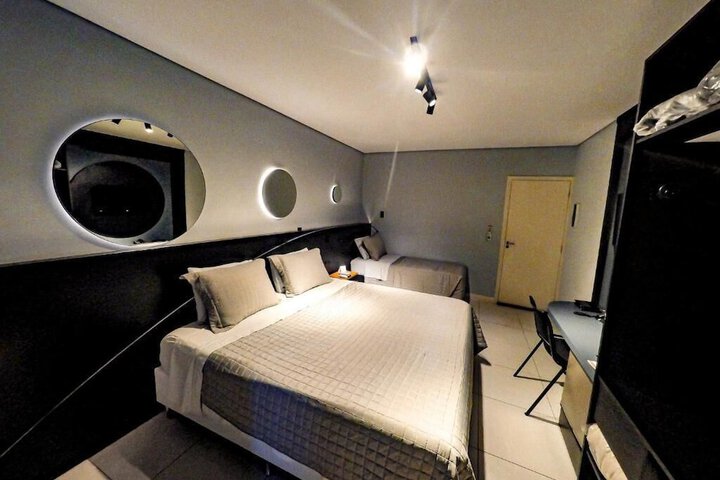 Room 11 of 33