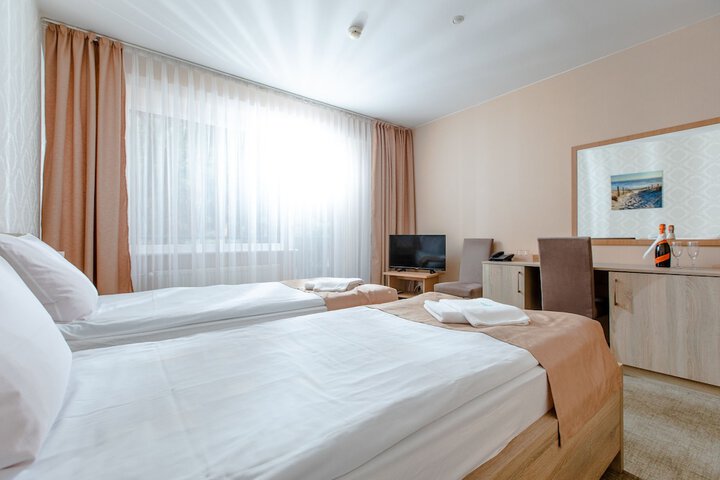 Room 8 of 32