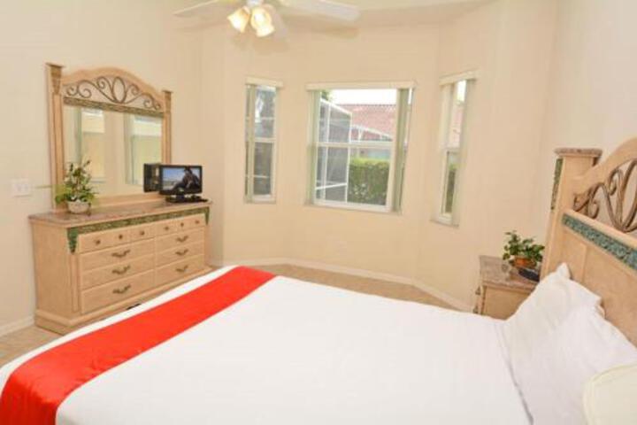 Th3p 159Bd in Davenport, FL