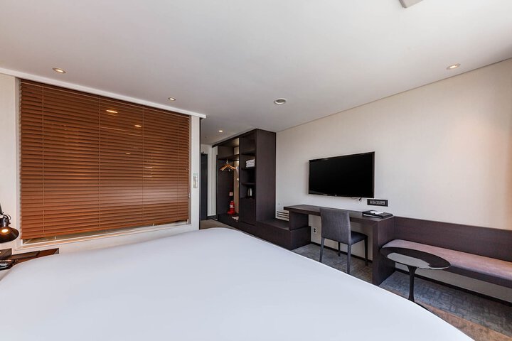 Room 29 of 63