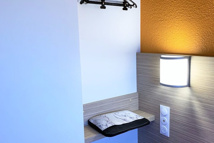 Room 6 of 64