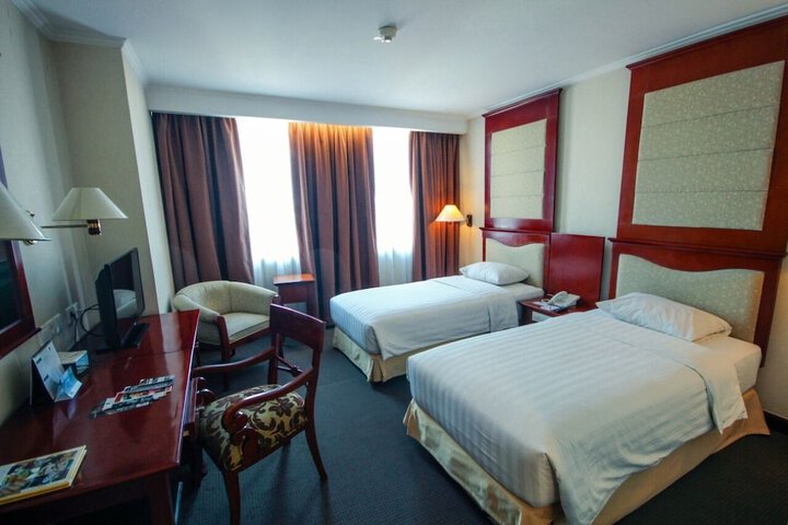 Room 13 of 48