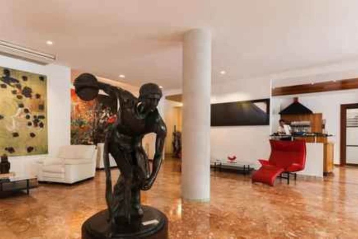 Hotel 2 of 40