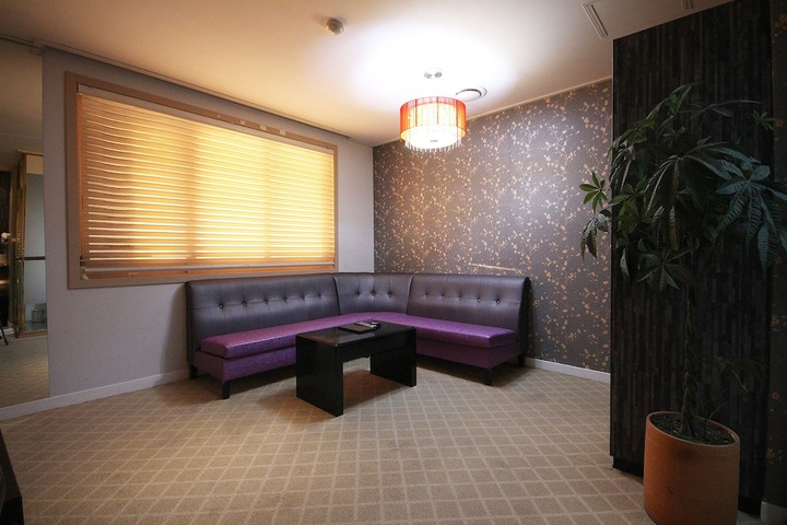 Room 28 of 52