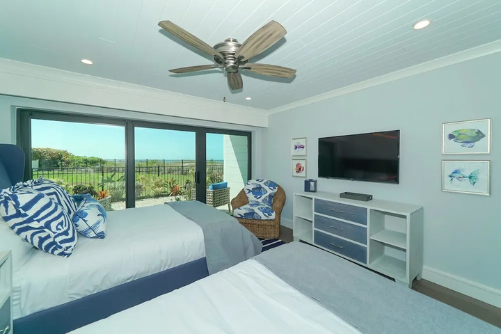 Room 3 of 12