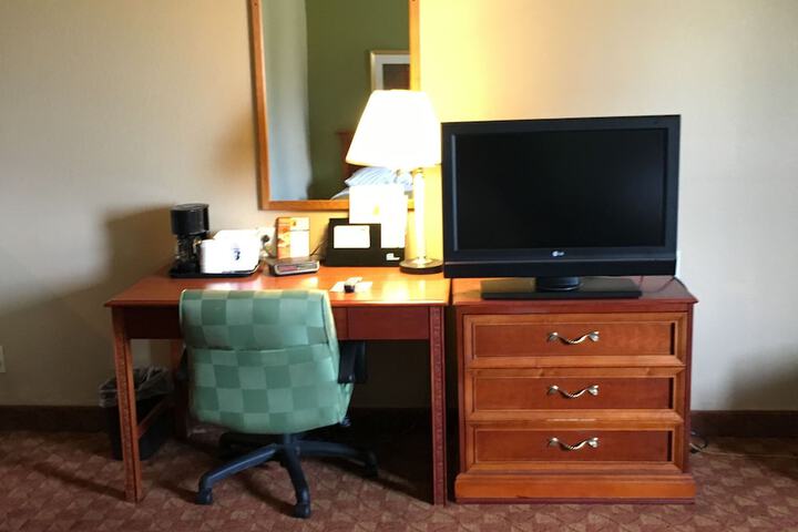 2 Double Beds (12 of 22)