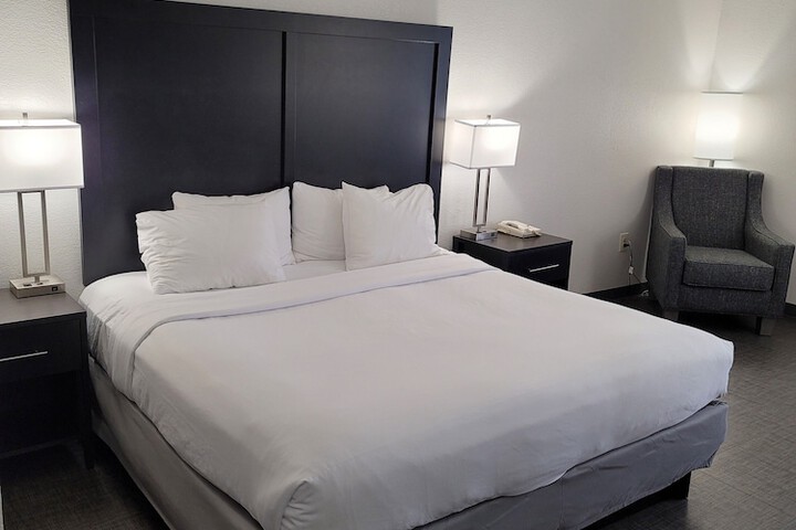 2 Queen Beds (7 of 23)