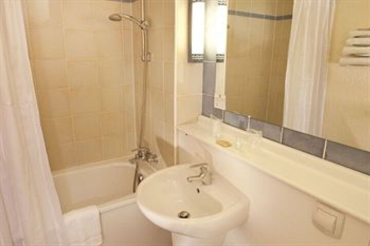 Room 2 of 21
