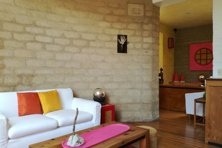 Guest Lobby