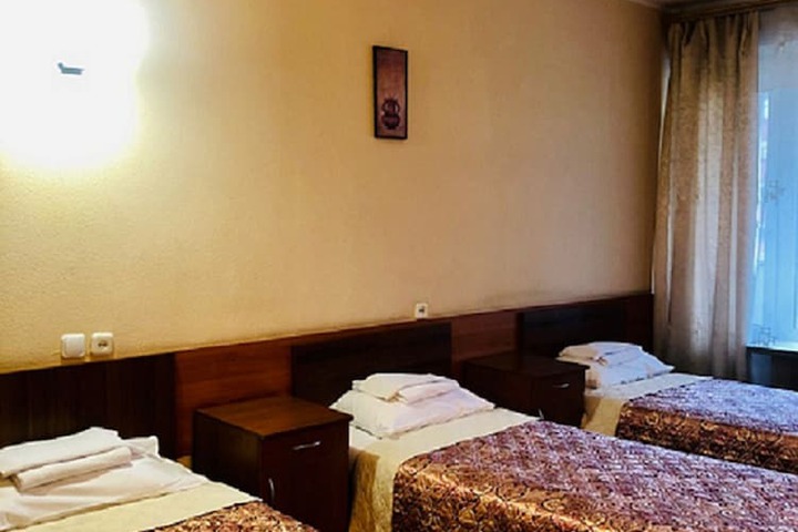 Room 11 of 34