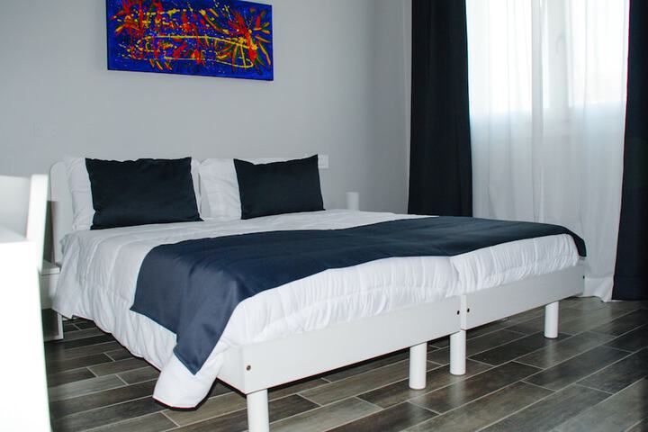 Room 8 of 35