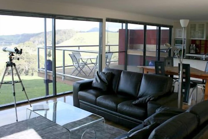 Room 5 of 11