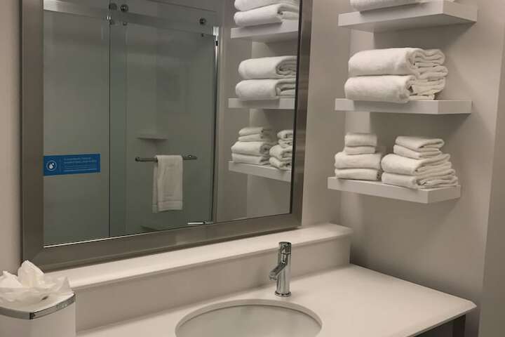 Bathroom sink