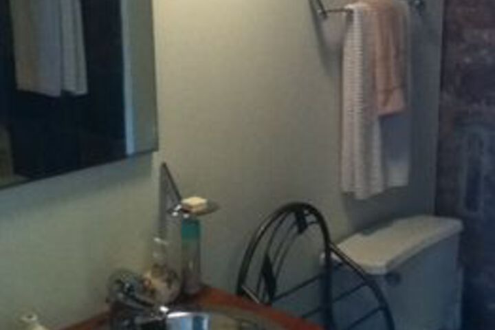 Room 2 of 8