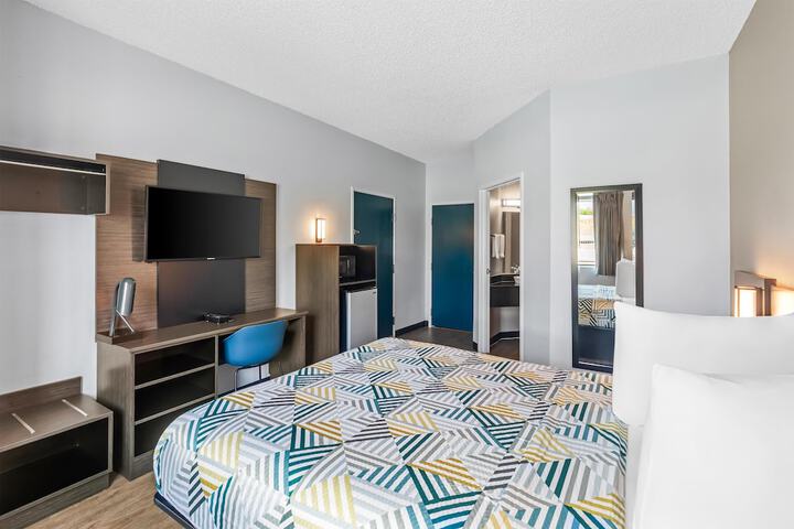 Room 11 of 37