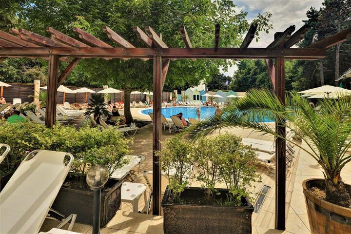 Pool 19 of 58