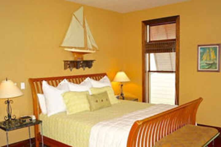 Room 8 of 16