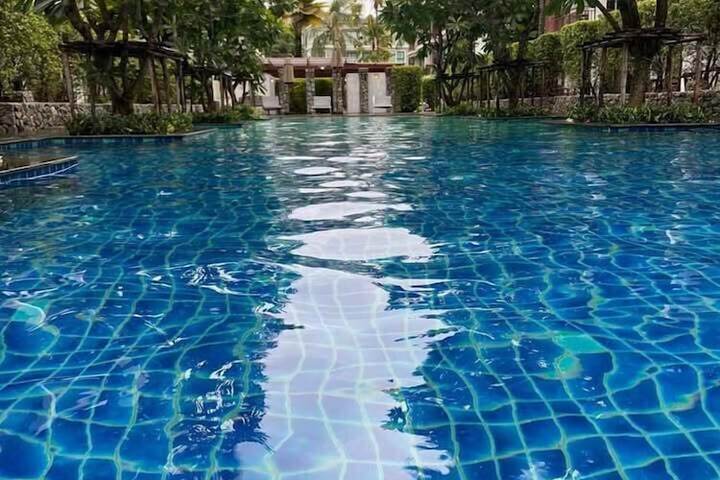 Pool 6 of 7