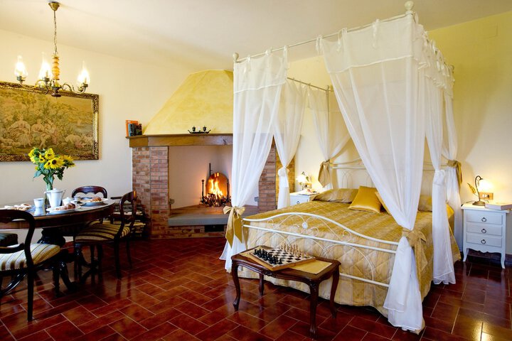 Room 6 of 39